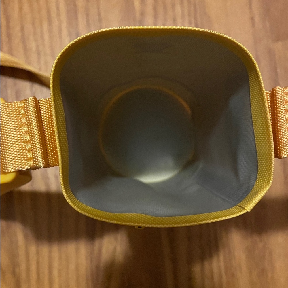 Hydro Flask bottle and Carrier Bundle - Picture 4 of 6